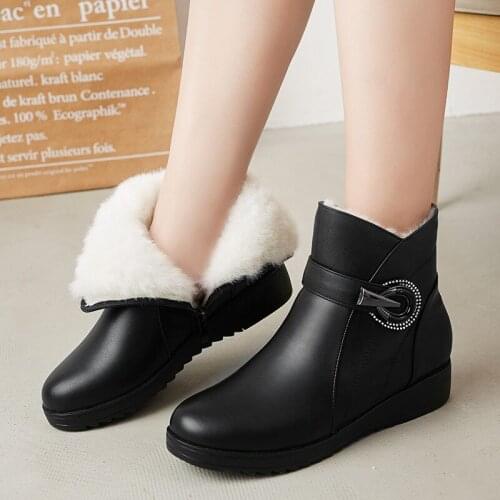 Women Snow Boots Warm Thick Fur Boots Winter Shoes Genuine Leather Big Size 41 42 43 Round Toe Shoes Woman