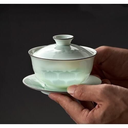 Ceramic Lotus Gaiwan Hand Painted Tea Tureen With Lid Tea Bowls tea porcelain pot for travel Beautiful and easy kettle