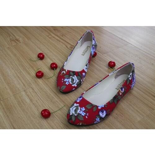 Yukyguuter Women's Moccasins
