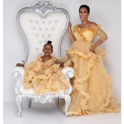 Custom Made Mom And Dauther Tulle Party Dresses Extra Puffy Asymmetrical Neck Long Sleeve Mother Kids Dress for Photo Shoot