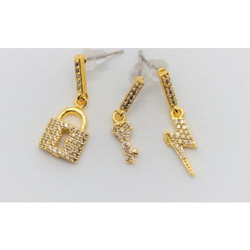 Gold Plated Lock Lightning Prong set Zircon Earrings