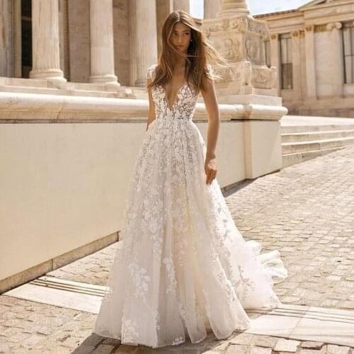 2021 New Sweep Train Wedding Dress Sexy V Neck Light Simple Lace Bride Applique Vestidos De Noiva