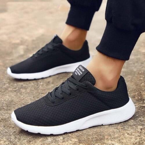 Mens Shoes Couple Trainers Sneakers Breathable No-Slip Sneakers For Men Lace Up Jogging Male Shoes Zapatillas Hombre Plus Size