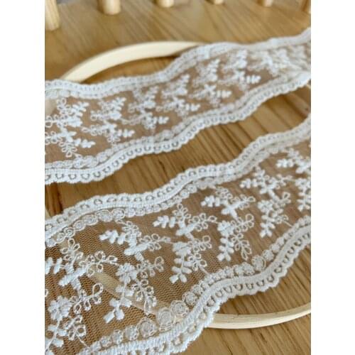 Ivory Embroidered Lace With Retro Flowers Vintage Trim Lace