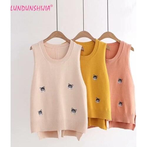 LUNDUNSHIJIA 2020 New Spring Autumn Women Knitting Vest Cute Small Dog Embroidery O-Neck Sleeveless Vests Sweaters