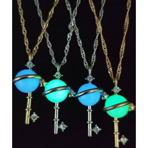 6 Style Fashion Glow Key Shape Pendant Necklace Women Delicacy Luminous Necklace Halloween Classic Jewelry for Women Men