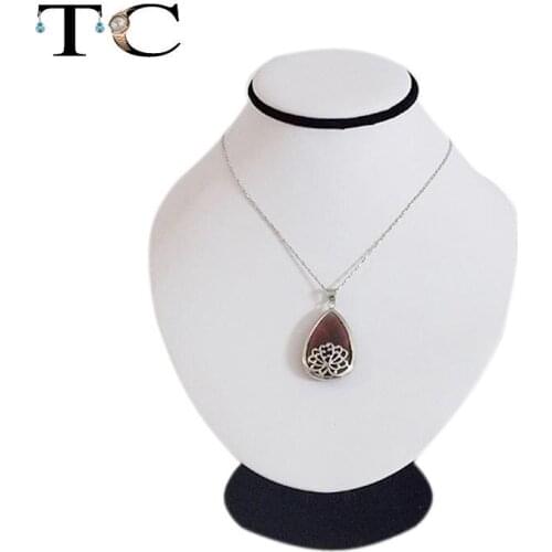 White PU Leather Fabric Mannequin Display Stand Necklace Jewelry Pendant Holder Decorate 17*18cm for Displaying Necklaces