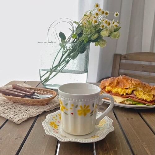 Modern Creative Tea Cup Set Porcelain Nordic Style Ceramic Flower Coffee Cup and Saucer Azzine Caffe Kitchen Accessories EI50BD