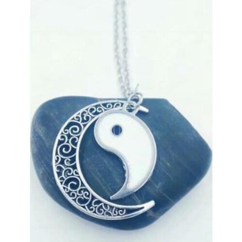 Crescent Moon Yin Yang Pendants Necklaces 2 Pendants share white black ying friendship couple Party Wedding Birthday Gift