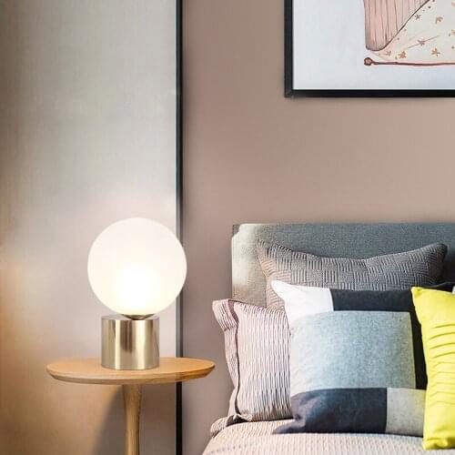 Modern LED Desk Lamps Gold Copper Desk Lights Minimalist Table Lamps Home Decoration Bedroom Bedside Lighting Glass Table Lights