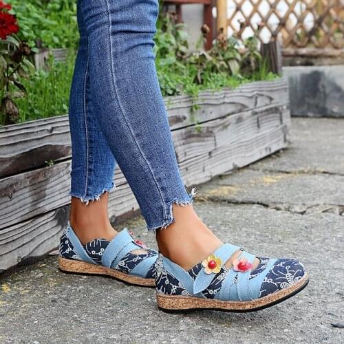 2021 New Womens Shoes Retro Floral Stitching Color Hook And Loop Flat Shoes Casual Wild Fashion Comfortable Female Shoes
