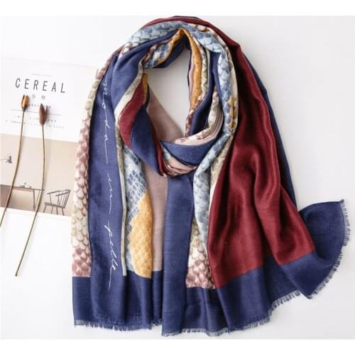 New Fashion Crocodile Pattern Printed Women Scarf Spring and Summer Thin Seaside Beach Towel Western Style