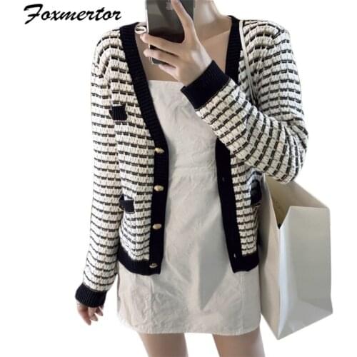 2020 Womens Knitwear Autumn Winter Striped V-Neck Cardigans Buttons Oversize Korean Style Lady Sweaters Tops