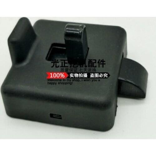 Suitable for PC110/130/200/220/300/360-7 sunroof buckle sunroof lock buckle excavator accessories