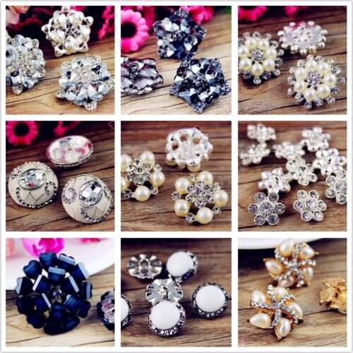 141123102,Coat buttons.Rhinestone buttons.Duckbill glass with diamond buckle.Clothing decorative buckle..Decorative buttons