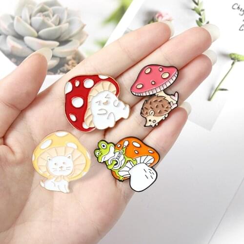 Cute Mushroom Enamel Pin Custom Cat Frog Hedgehog Brooches Lapel Bag Cartoon Plant Animal Badge Jewelry Gift for Kids Spille