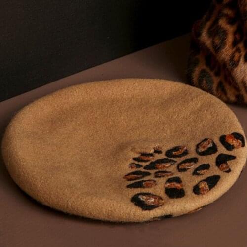 Ladies Hat Khaki Handmade Soft Wool Felt Winter Berets Creative Leopard Pattern Popular French Hats Fashion Party