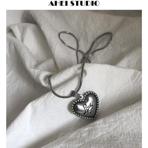 2021 New Punk Style Heart-shaped Necklace Hip-hop Pendant Designer Charms Womens Necklace Pendant Jewelry Wholesale Chakra