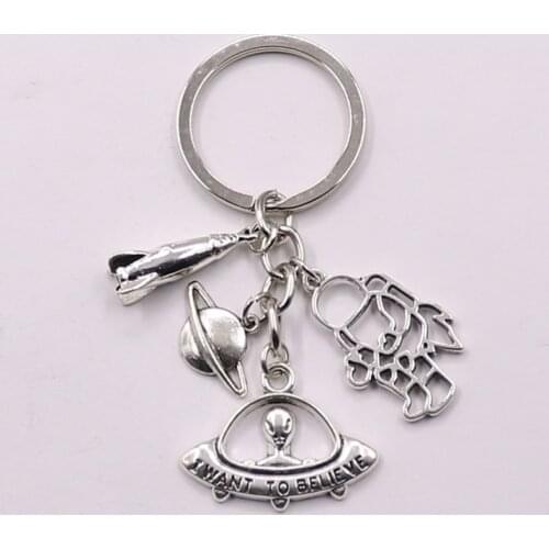 1Pcs New Arrival Rocket Spacecraft Alien UFO Charms Keychain Planet Astronaut Keyholdert Making Men Gift Jewelry Supplies