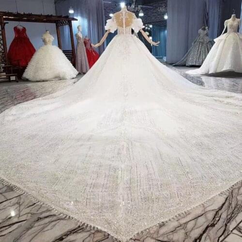 Designer Lace Wedding Dresses High Neck Lace Appliqued Bridal Gowns Pearls Bridal Ball Gown Wedding Gown 2021 New Wedding Gown