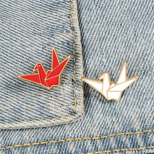 Paper Cranes Brooch Red White Origami Bird Enamel Pins Denim Jackets Lapel Pin Creative Badge Wish Jewelry Lover Gift Wholesale