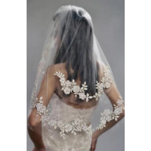 2019 New arrival white Fashion One-layer Appliqued soft Gauze wedding/Bridal Veils Cheap Bridal Accessories size 0.7*0.8 M