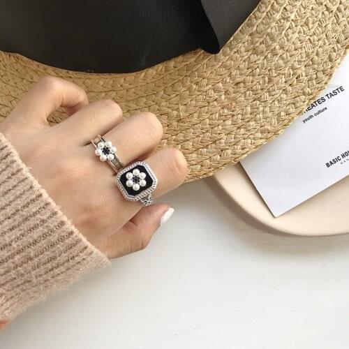 Silvology 925 Sterling Silver Pearl Flower Rings Vintage Do The Old Korea Temperament Luxury Rings for Women Festival Jewelry
