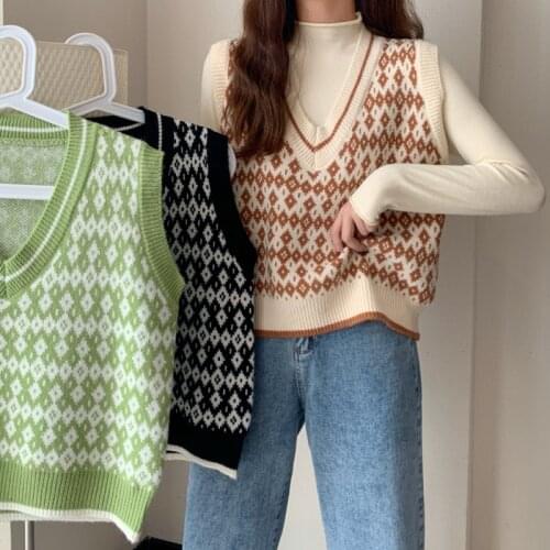 AECU V-neck Knitted Vest Sweater Women Sleeveless Pullover Elasticity Sweater Loose Female Casual Oversized Knitted Vest 2021
