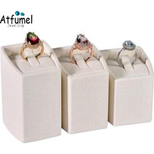 Luxury Ring Jewelry Display Stand Fashion Resin Mold With PU Diamond Ring Storage Holder Wedding Ring Organizer Holder Stand