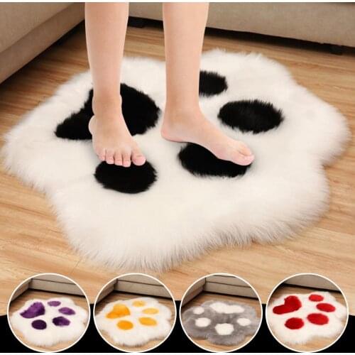 Cute Bear Paw Shape Long Plush Carpet Home Living Room Bedroom Desk Foot Mats Soft Shaggy Fluffy Bear Paw Rug Bedside Carpet