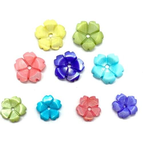 Hand-carved Exquisite Color Five-petal Flower Natural Shell DIY Handmade Jewelry Accessories Ladies Jewelry Charm Wholesale