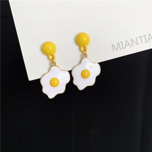 Funny Yellow White Acrylic Omelette Yolk Pendant Drop Earrings for Women Girls Teens Fried Egg Earrings 2021 Trend New Arrival