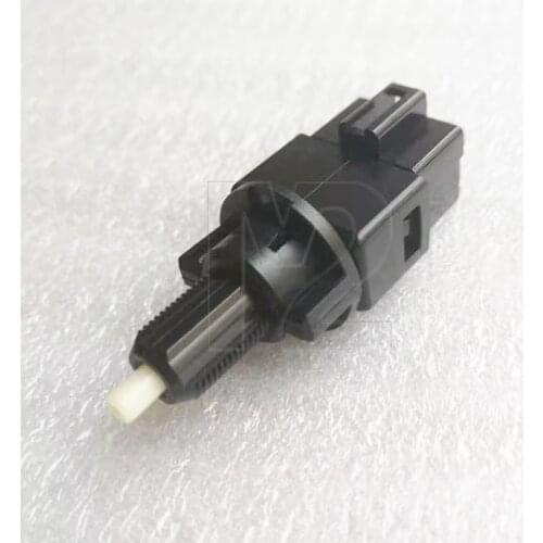 Stop Lamp Switch For Mitsubishi Pajero IO Outlander Lancer V73 V75 V97 V98 H66W H67W H76W CS3A CY4A CZ4A CU4W CU5W MR228924