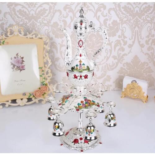 HHT Retro European Style Metal Wine Set Hip Flask Cup Holder Set Hip Glass Home Decoration Container Ornaments Zinc Alloy Crafts