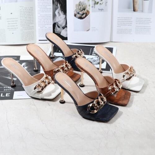 Low Square Toe Shoes Womans Slippers Rivet Slides Heeled Mules Fashion Rubber Flip Flops 2021 High Luxury Thin Summer Hawaiian
