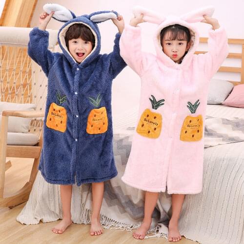 Winter Lovely Bathrobes for Kids Boys Flannel Spa Robes for Girls Birthday Party Girl Robe Hooded Star Warm Homewear Clothes