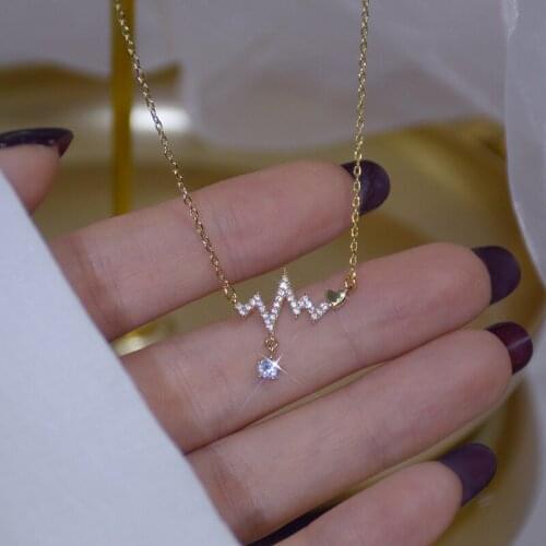 14k Gold Plated Heart Necklace for Women Shining Bling AAA Zircon Lightning Clavicle Chain Charm Wedding Pendant Jewelry