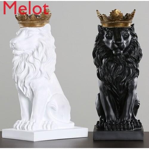 Creative crown lion ornaments crafts living room wine cabinet TV cabinet soft decorations art gifts light luxury