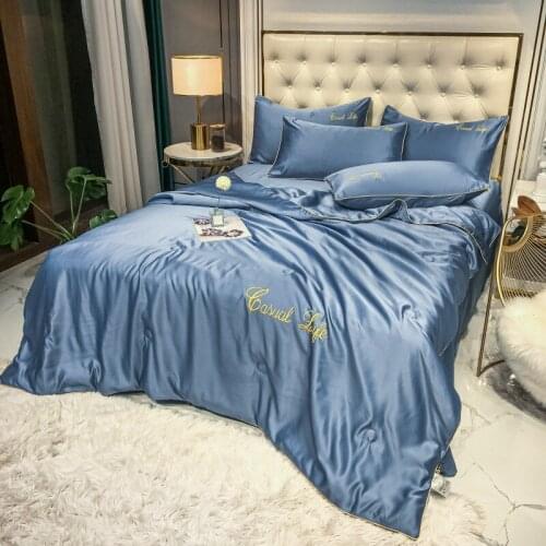 Silk Quilt Summer Bedcover in Bedspread Kings Size Washed Silk Summer Quilt Four-Piece Set