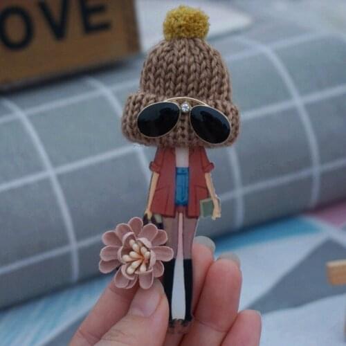 Woman cute brooch Models Acrylic Brooches pins badges
