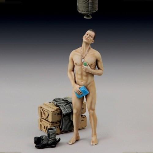 1/35 Resin Model Building Kit Figure Bathing soldier