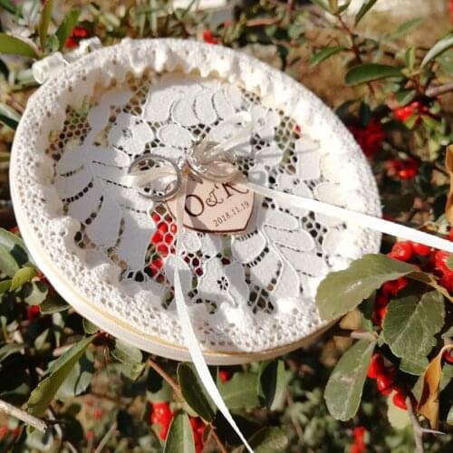 1pcs lot Red White Wood Lace Round Ring Cushion Bearer Engagement Photo Props Wedding Proposal Marriage Ring pillow