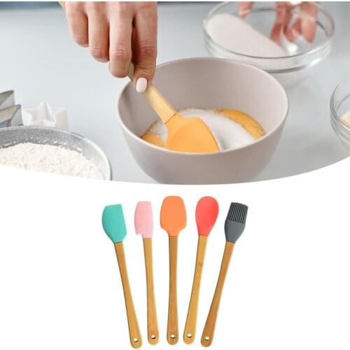 1 Set Scraper Easy to Use Multi-use Silicone Heat-resistant Cream Spreader for Kitchen