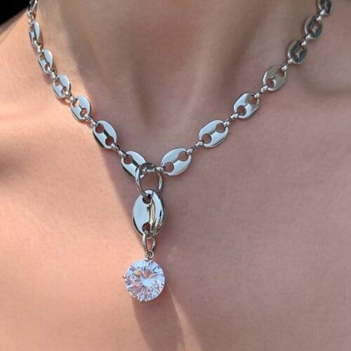 SRCOI Shiny Zircon Short Pendant Necklace Thick Hollow Pig Nose Shape Clavicle Chain Chokers Jewelry Accessories Temperament New