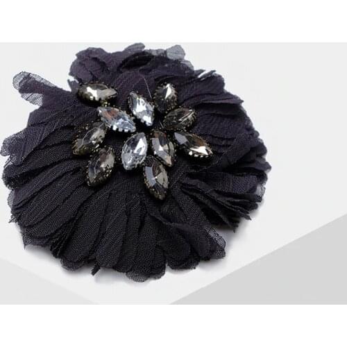 Amorita boutique Vintage silk yarn brooch