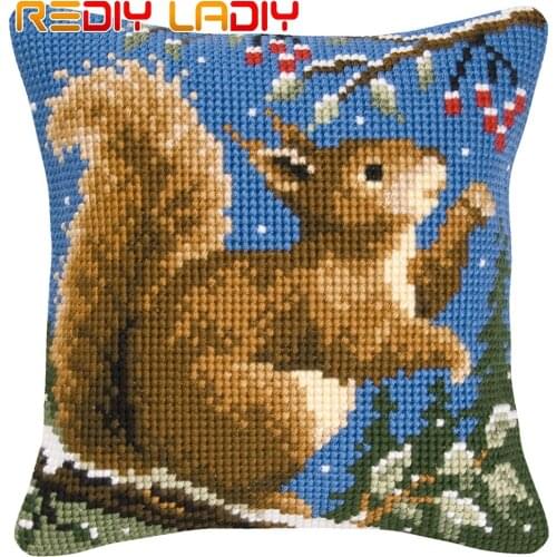 Cross Stitch Cushion Squirrel In Winter Pillow Case Pre-Printed Canvas Thick Yarn Cross-stitch Kits Needlepoint Arts and Crafts