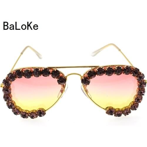 Fashion Design Rhinestones Sunglasses Women Oversize Vintage Sunglasses for Female Fashion Designer Party Jewelry Accessories