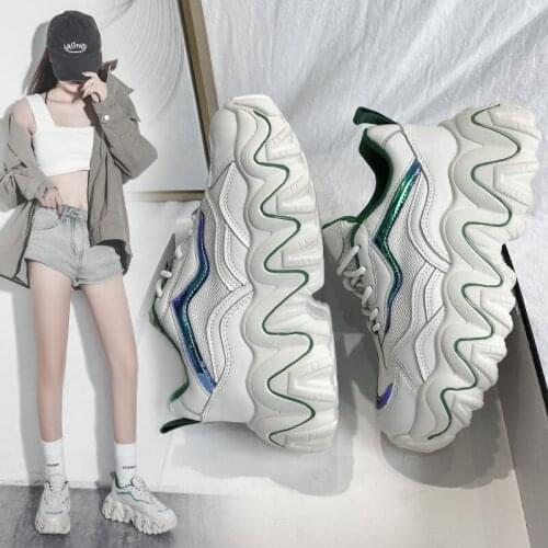 Spring Autumn New Super Fire Wave Dad Shoes Female Net Red Wild Style Muffin Platform Sneakers Increase Casual Women Shoes 2021