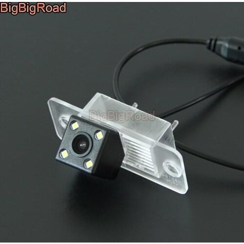 BigBigRoad For tiguan 2010--2015 Wireless Camera Car Rear View Backup Reversing Camera RCA Connector OEM Parking Camera
