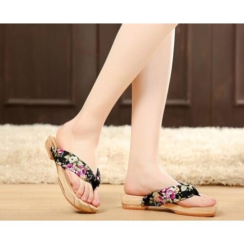 Womens Casual Summer Slippers Natural Wood Floral Prints Cotton Fabric Med Heel Sandals/Flip Flops Japan Geta Cosplay Shoes